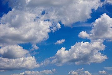 Fototapeta premium Amazing blue sky background with a tiny clouds