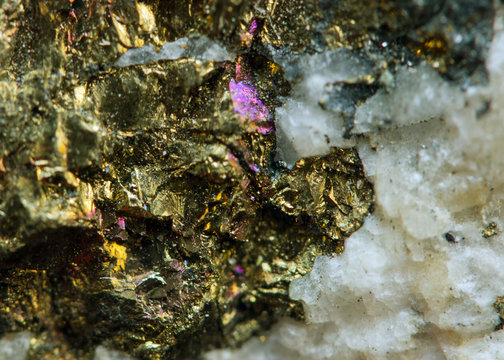 Nugget. Precious metals, crystals. Extreme closeup