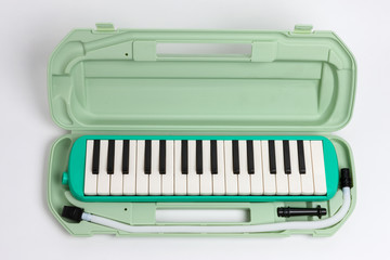 鍵盤ハーモニカ