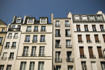 Fototapeta na wymiar Façades d'immeubles parisien, Paris