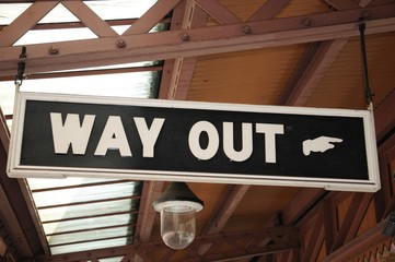 Obraz premium Way out sign, Moor Street railway station, Birmingham.