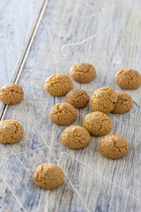 Amarettini cookies
