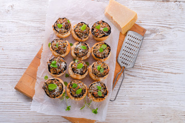 Champignons with puff pastry