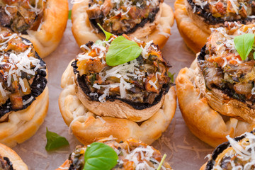 Champignons with puff pastry