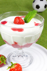 Dessert mit Erdbeere für Sportler