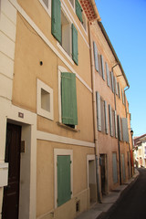 Fototapeta na wymiar Colored houses in the Provence