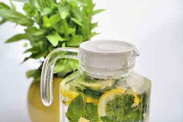 mojito in carafe