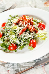 Fresh salad with shrimps