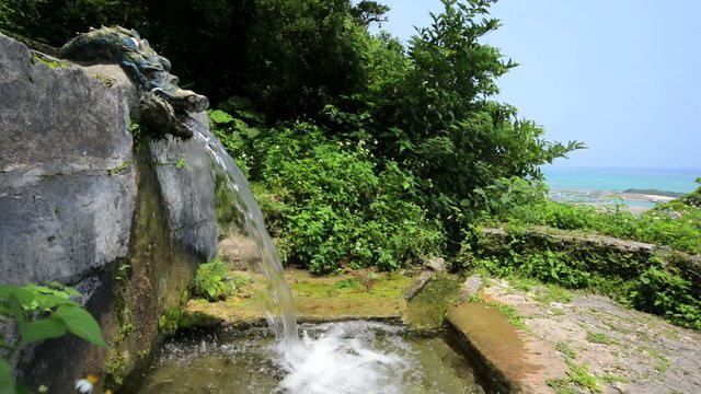 垣花樋川（かきのはなひーじゃー）