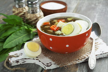 Sorrel soup with eggs