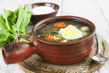 Sorrel soup with eggs