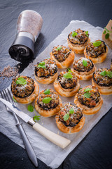 Champignons with puff pastry
