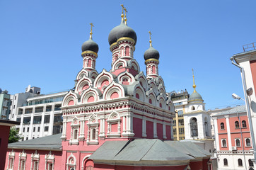 Fototapeta na wymiar Москва, храм великомученика и победоносца Георгия в Ендове