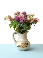 posy of multicolor clovers