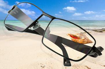 lunettes de soleil pour vacances à la plage