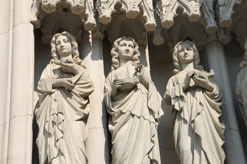 Fototapeta na wymiar Figuren an der Marienkirche