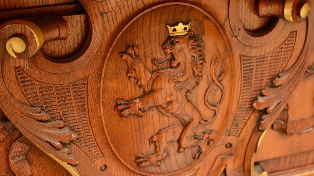 wooden decoration - interior - lion