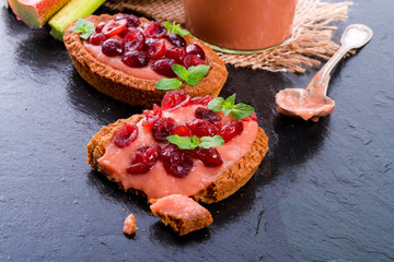 rhubarb tartelette with cranberry