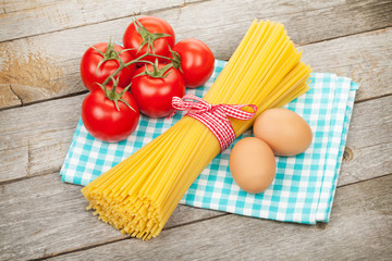 Pasta, tomatoes and eggs