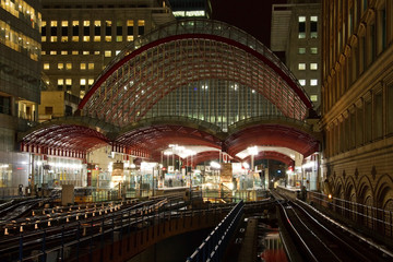 Fototapeta na wymiar DLR station in Canary Wharf, London.