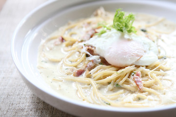 spaghetti carbonara