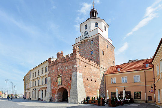 Cracow Gate in Lublin, Poland © Tomasz Warszewski