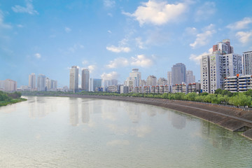 Fototapeta premium city near the river