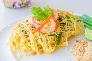 Pad thai