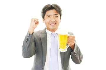 ビールを楽しむ男性