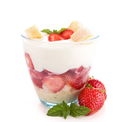strawberry tiramisu