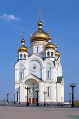 Fototapeta na wymiar Transfiguration Cathedral in Khabarovsk, Russia