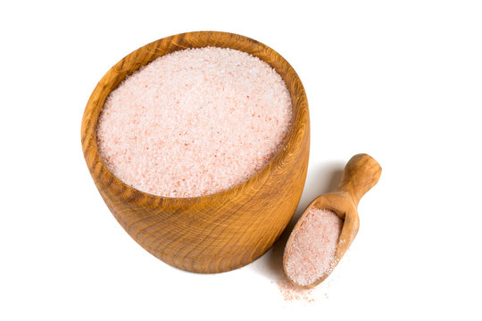 fine himalayan salt in a wooden bowl