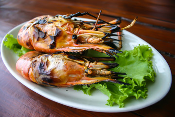 Twin grilled shrimps