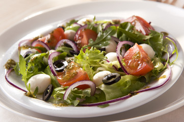 Salad with mozzarella