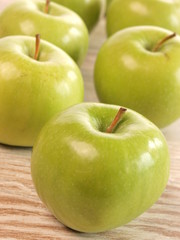 Frische grüne Äpfel