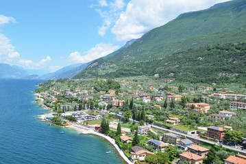 Fototapeta na wymiar Malcesine - piękna spokojna miejscowość nad jeziorem Garda, Włochy