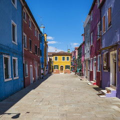 Fototapeta na wymiar Colorful street in Burano