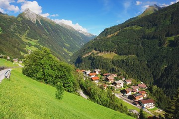 Fototapeta na wymiar View of the alpine village Brandberg, Austrian Alps