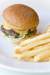 ハンバーガー　ハンバーガーセット