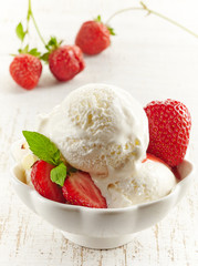 Ice cream with strawberries