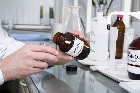 Laboratory  bottle with sodium oxalate