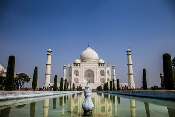 taj mahal © stocktributor