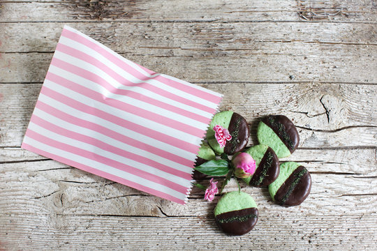 Cookies With Mint And Dark Chocolate In A Cookie Bag