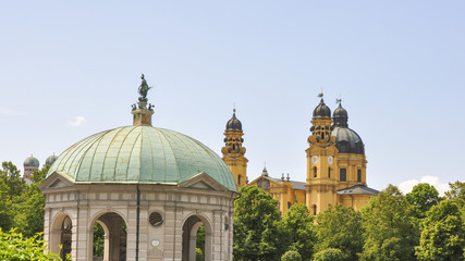 München, Altstadt, Theatinerkirche, Englischer Garten