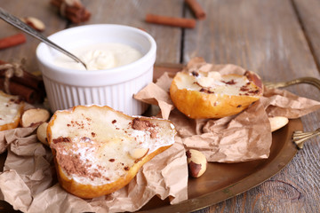 Baked pears with syrup