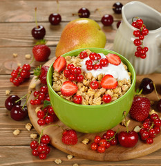 Muesli with berries