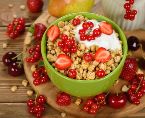 Muesli with berries