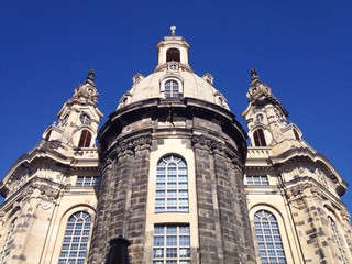 Fototapeta na wymiar Dresdner Frauenkirche auf dem Neumarkt