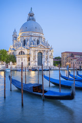 Fototapeta na wymiar Grand Canal and Basilica Santa Maria della Salute