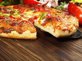 Pizza amerikanisch - Stück